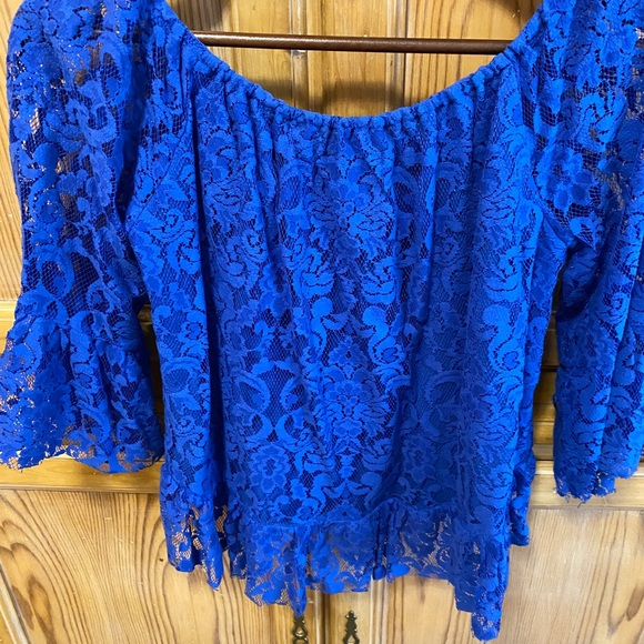 CHELSEA Lace Ladies Top. Size S. - Picture 3 of 5
